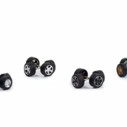 Auto Body Shop - Mopar Rubber Tires Set- Greenlight 16110C - 1/64 Scale Diecast Accessory