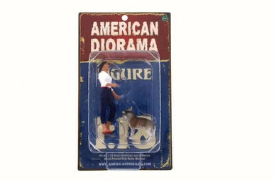 Woman And Dog, American Diorama 23890 - 1/18 Scale Hand Painted Figurine Set 3 Woman And Dog, American Diorama 23890 - 1/18 Scale Hand Painted Figurine Set