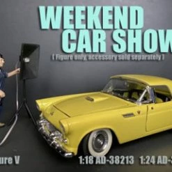 Weekend Car Show Figure V, Blue & Gray - American Diorama 38213 - 1/18 Figurine - Diorama Accessory