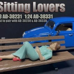 Sitting Lovers Figure II, Green - American Diorama 38331 - 1/24 Scale Figurine - Diorama Accessory