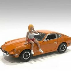 Car Meet 2 Figure V, White And Red - American Diorama 76293 - 1/18 Figurine - Diorama Accessory