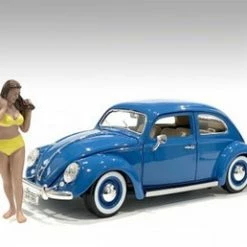 Beach Girls - Amy, Yellow - American Diorama 76316 - 1/18 Scale Figurine - Diorama Accessory