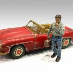 Auto Mechanic - Chainsmoker Larry, Green - American Diorama 76361, 1/24 Figurine, Diorama Accessory