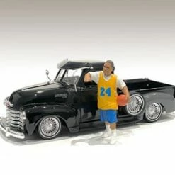 Lowriderz Figure III, Yellow And Blue - American Diorama 76375 - 1/24 Figurine - Diorama Accessory