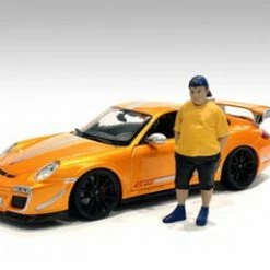 Car Meet 1 Figure II, Yellow And Black - American Diorama 76378 - 1/24 Figurine - Diorama Accessory