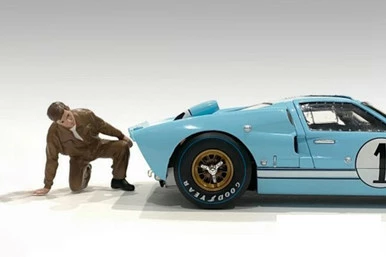 Race Day 1 Figure IV, Light Brown - American Diorama 76386 - 1/24 Scale Figurine - Diorama Accessory 3 Race Day 1 Figure IV, Light Brown - American Diorama 76386 - 1/24 Scale Figurine - Diorama Accessory