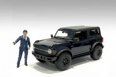 The Dealership - Male Salesperson, Blue - American Diorama 76407 - 1/24 Scale Figurine 3 The Dealership - Male Salesperson, Blue - American Diorama 76407 - 1/24 Scale Figurine