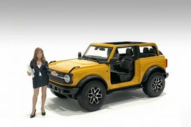 The Dealership - Female Salesperson, Black - American Diorama 76410 - 1/24 Scale Figurine 3 The Dealership - Female Salesperson, Black - American Diorama 76410 - 1/24 Scale Figurine